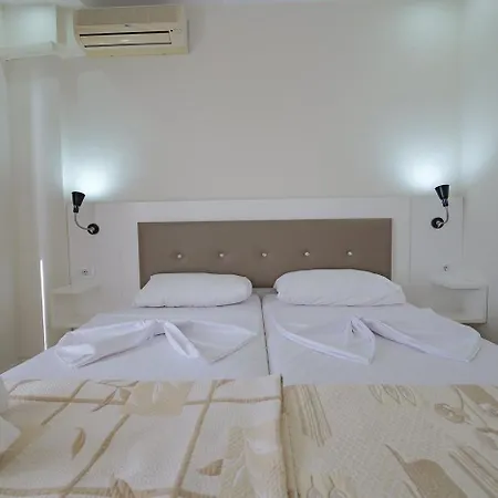 Helia Seaside 4* Sarandë