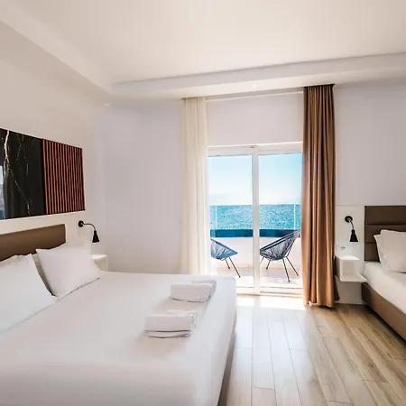 Helia Seaside Hotel 4*