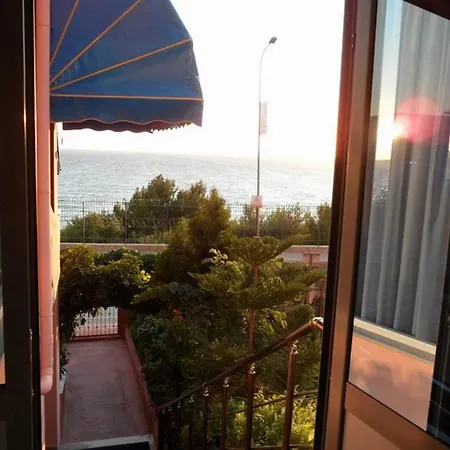 Helia Seaside 4*